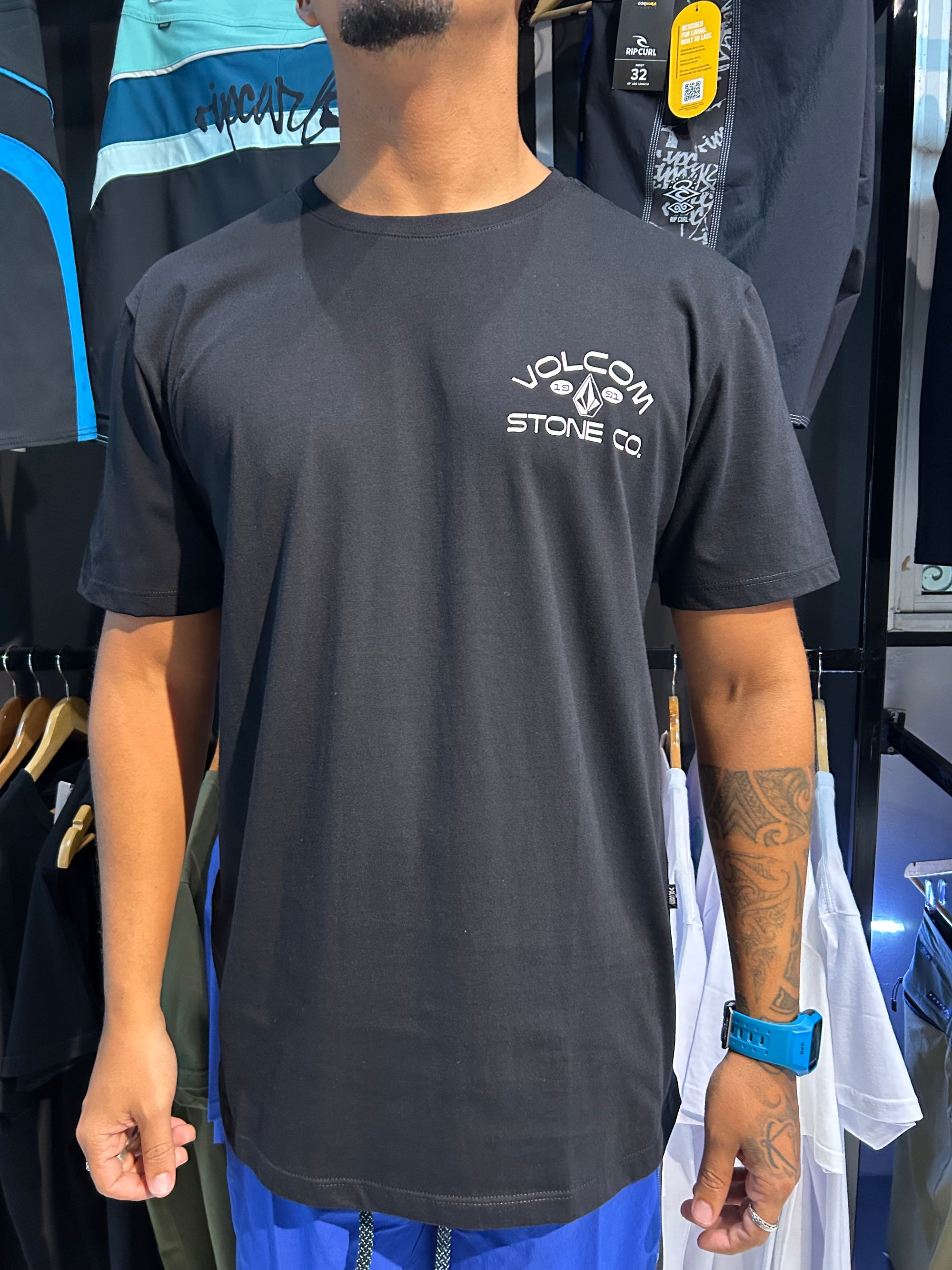 CAMISETA VOLCOM ALWAYS PRETA