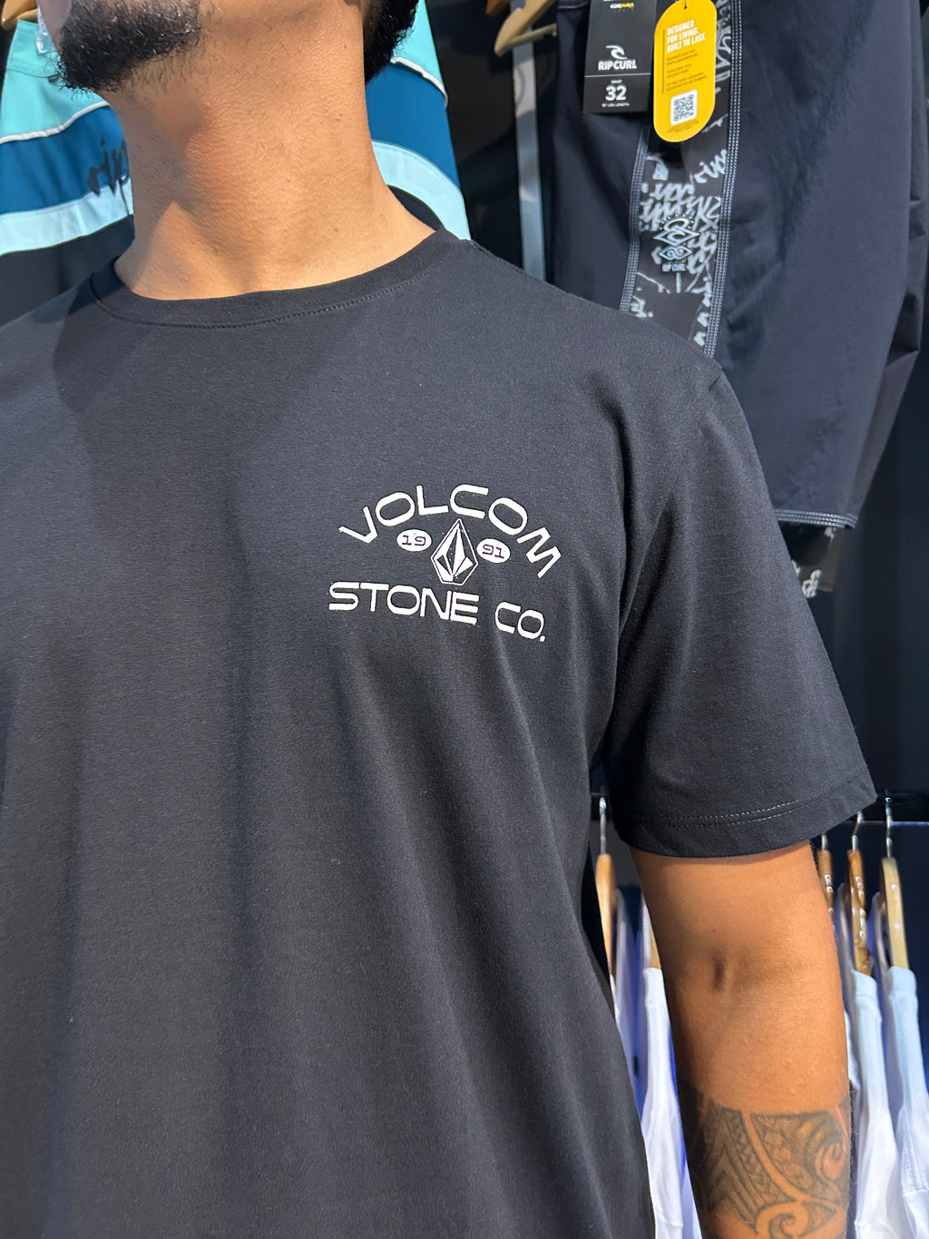 CAMISETA VOLCOM ALWAYS PRETA