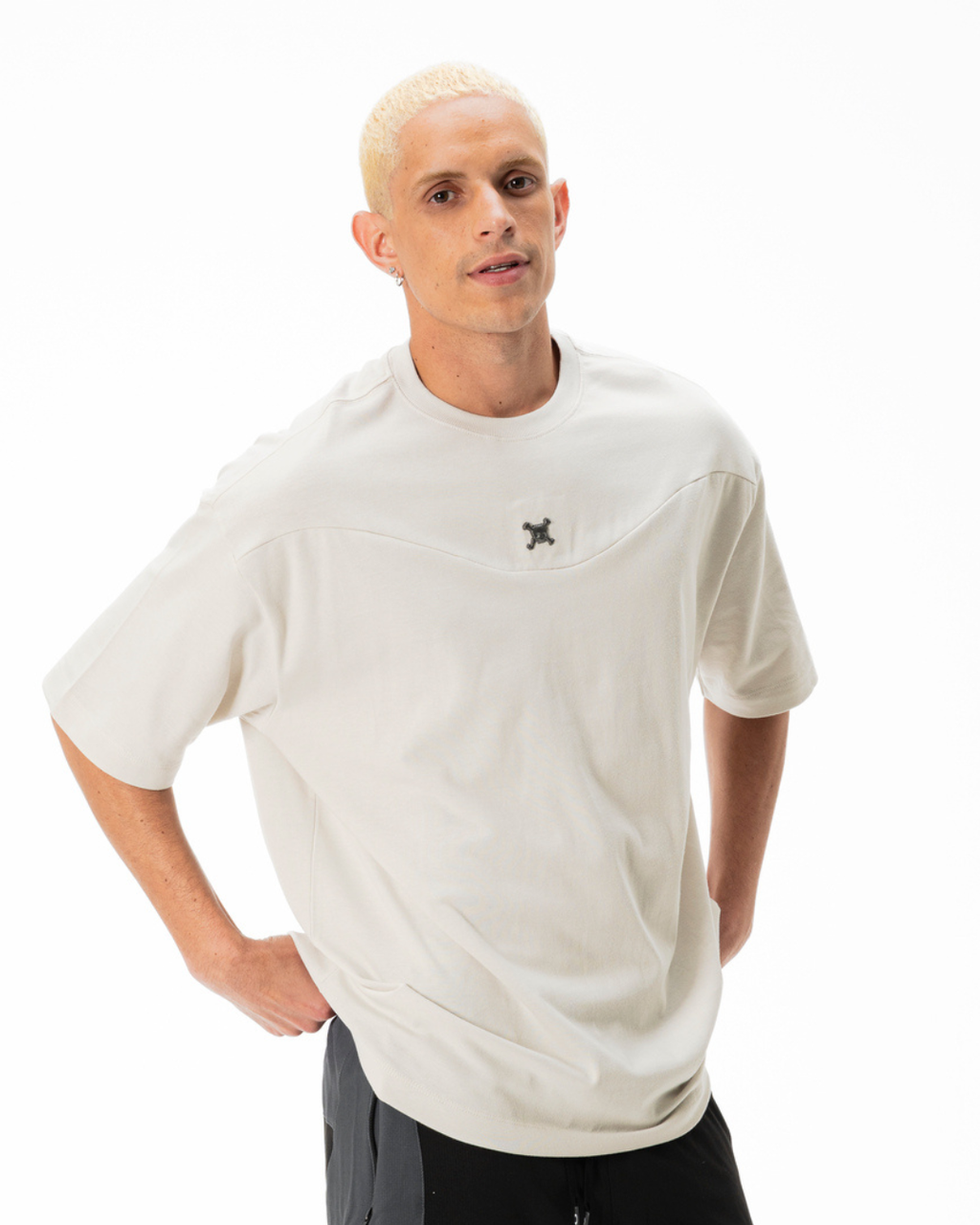 Camiseta Oversized Oakley Skull Pin SS Tee