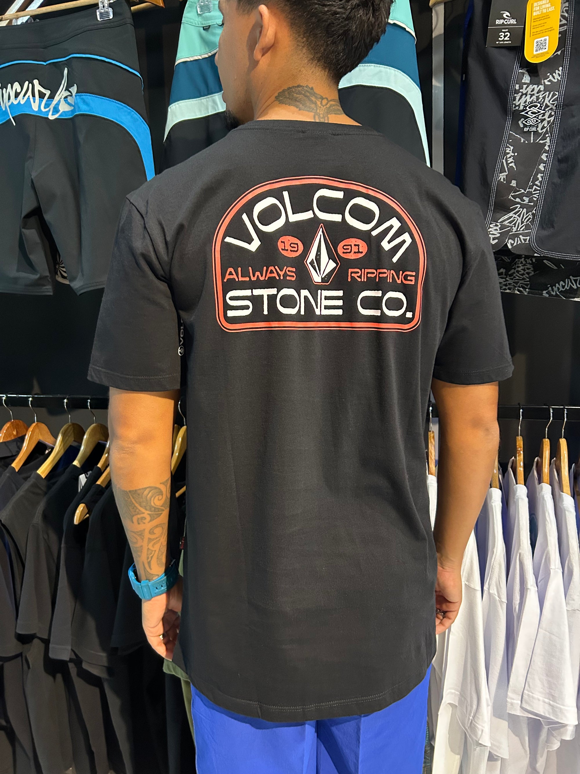 CAMISETA VOLCOM ALWAYS PRETA