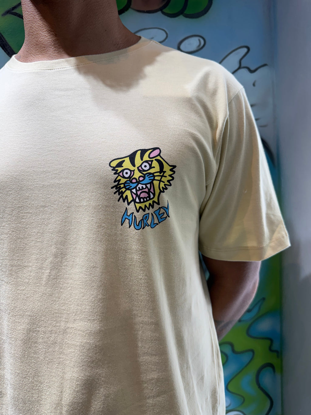 Camiseta Hurley Etam Tigre Bege