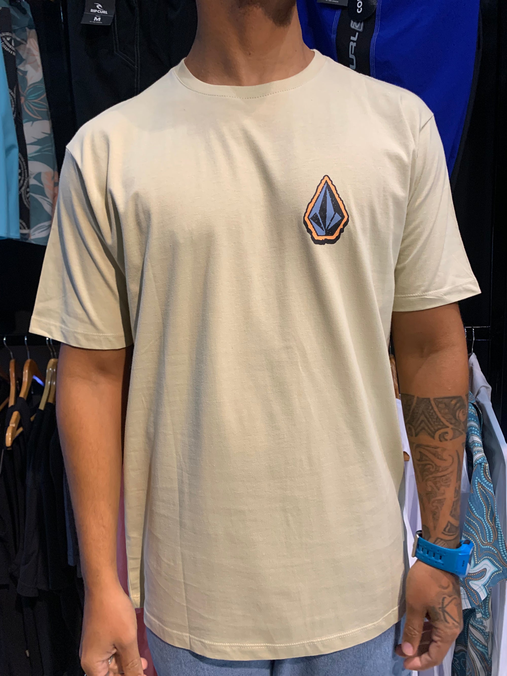Camiseta Volcom Chandler Bege