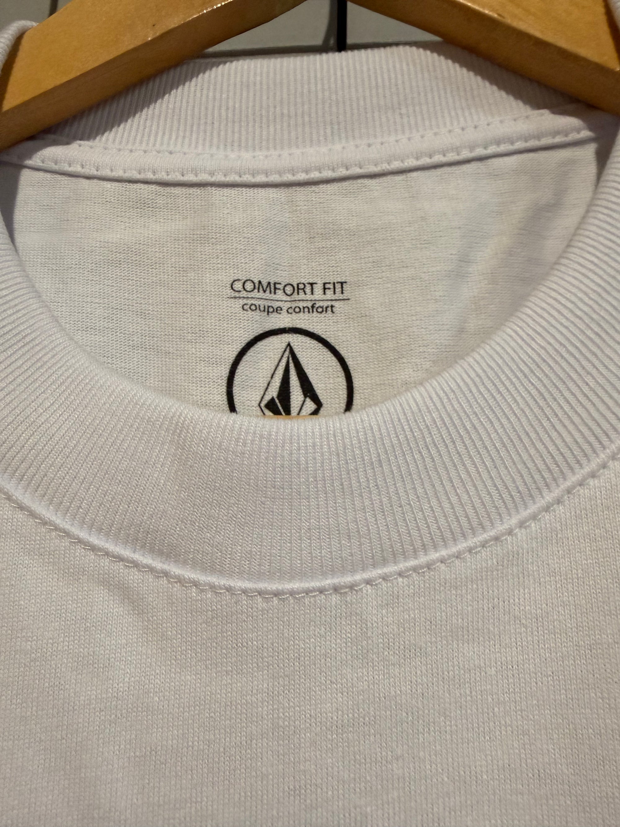 Camiseta Comfort Fit Volcom Conserve Branca