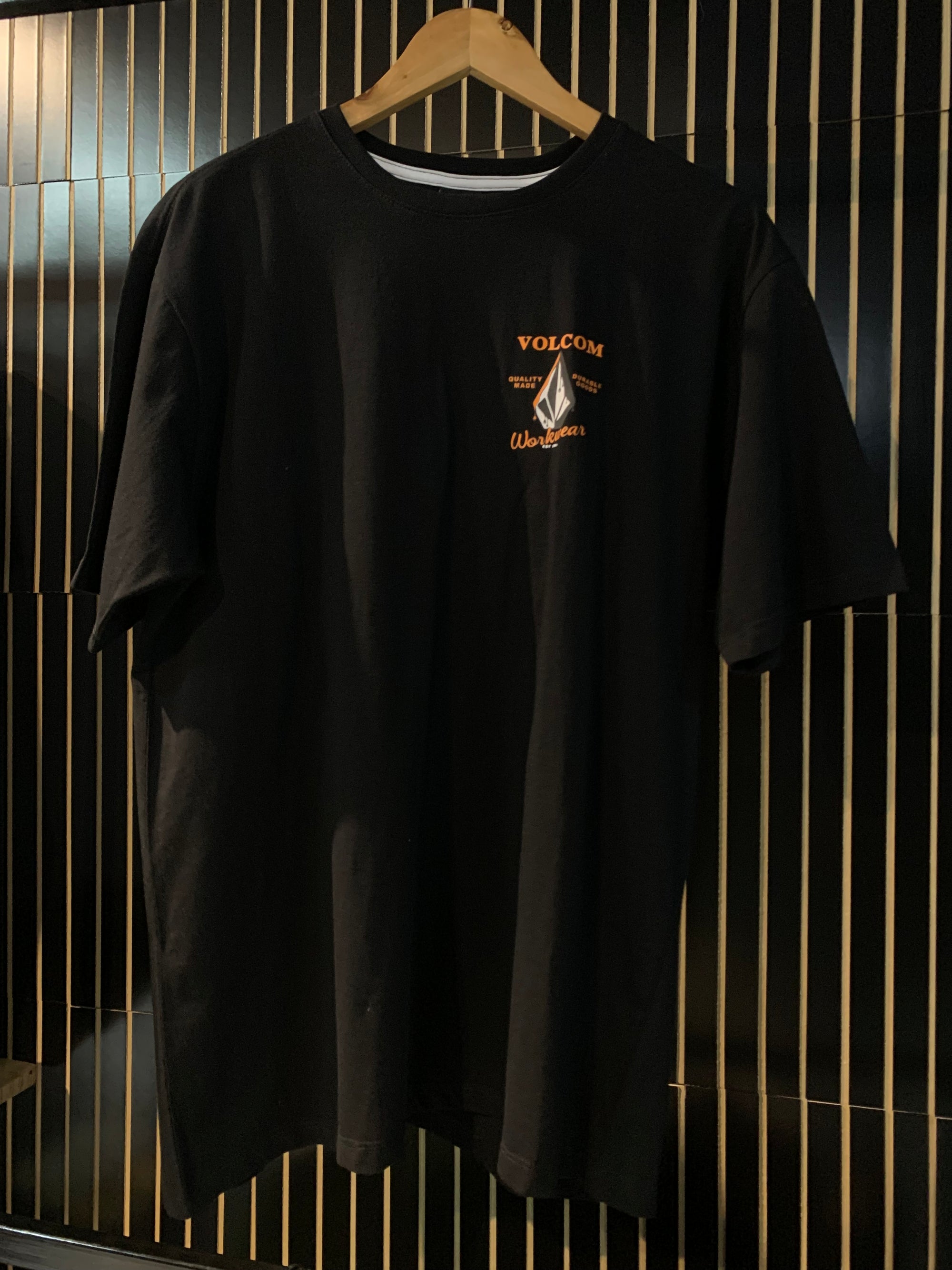 CAMISETA VOLCOM ENAMEL WORKWEAR PRETA