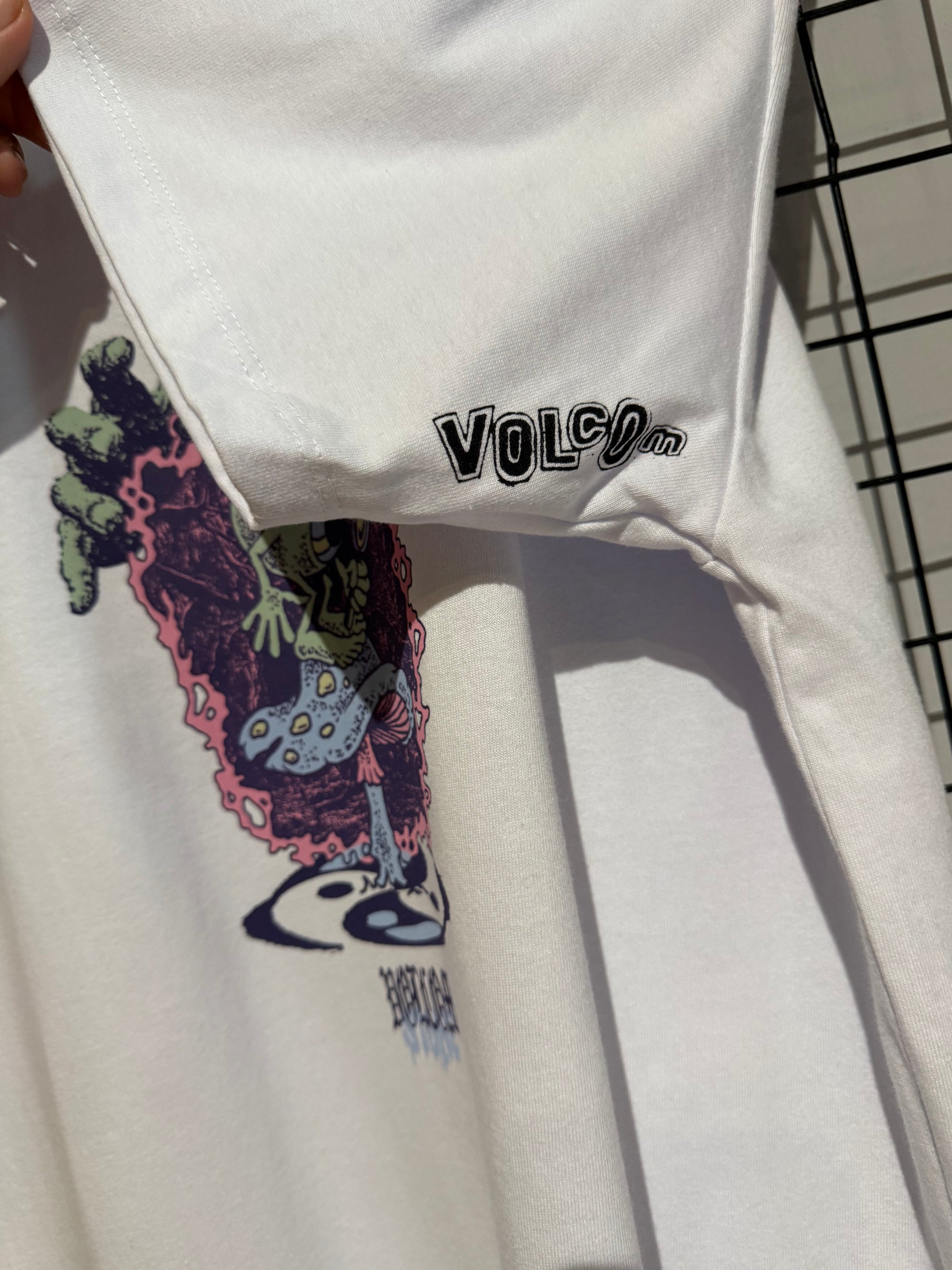 Camiseta Comfort Fit Volcom Conserve Branca