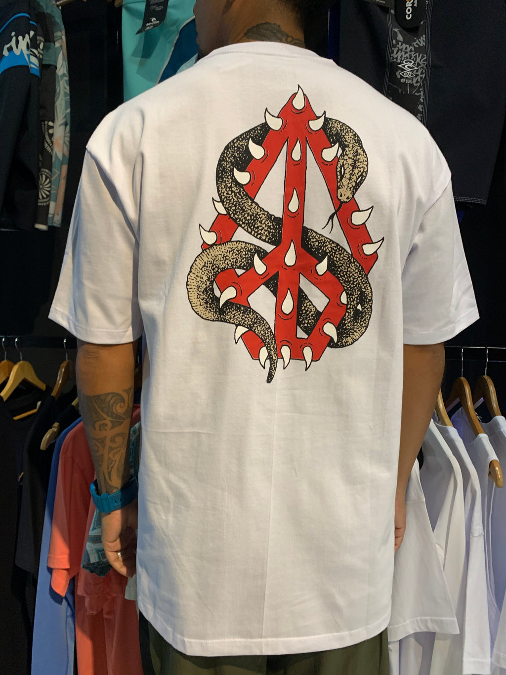 Camiseta Volcom Snake Peace Branca