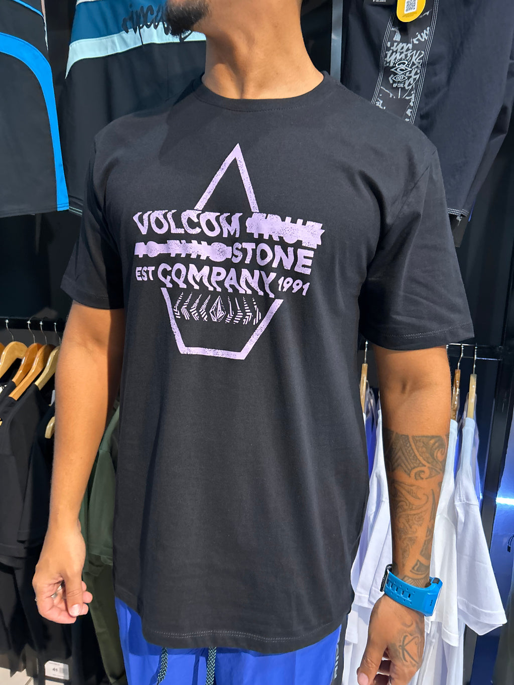 CAMISETA VOLCOM SWITCHER PRETO