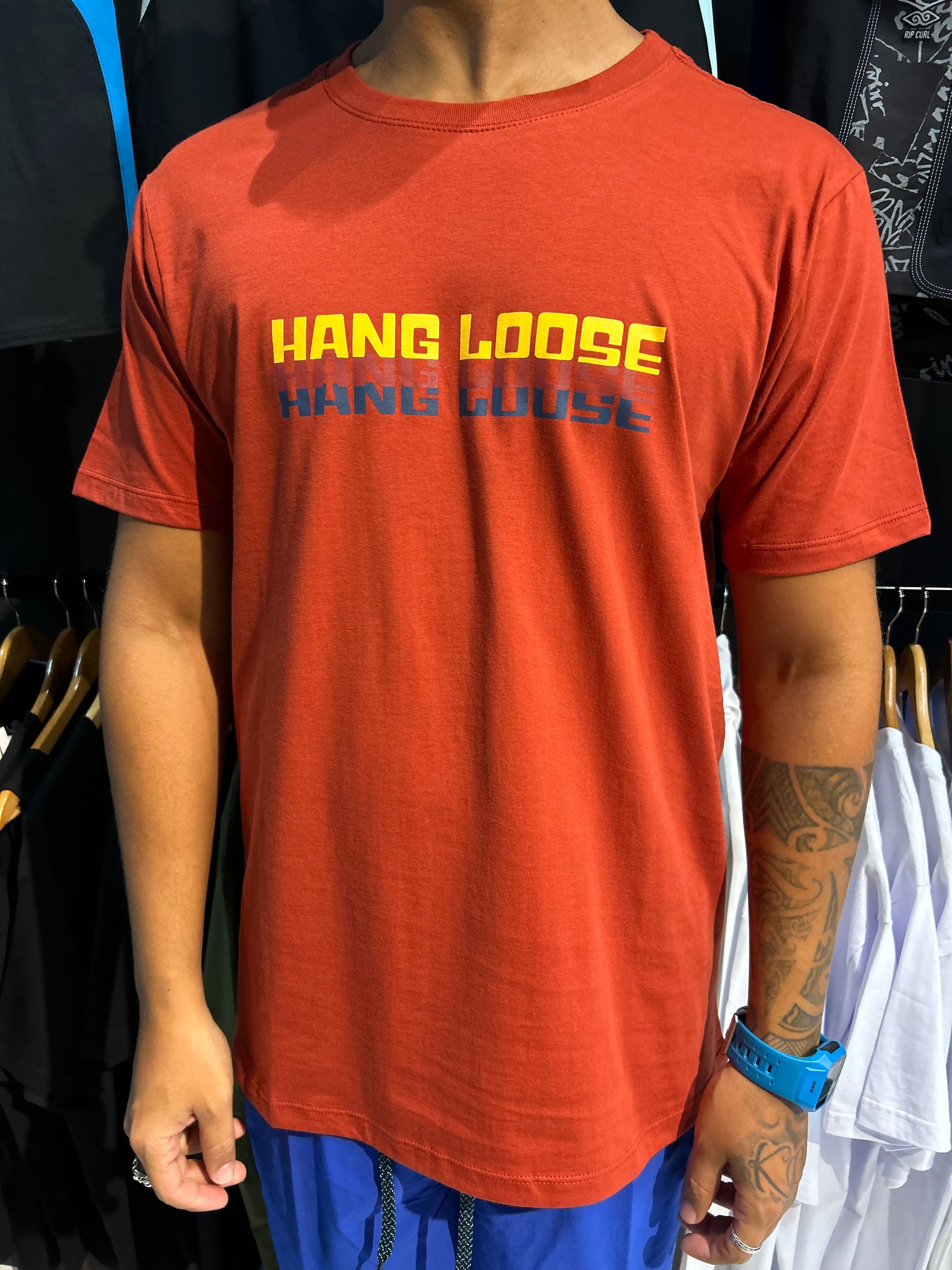 CAMISETA HANG LOOSE GRADIENTE VERMELHO