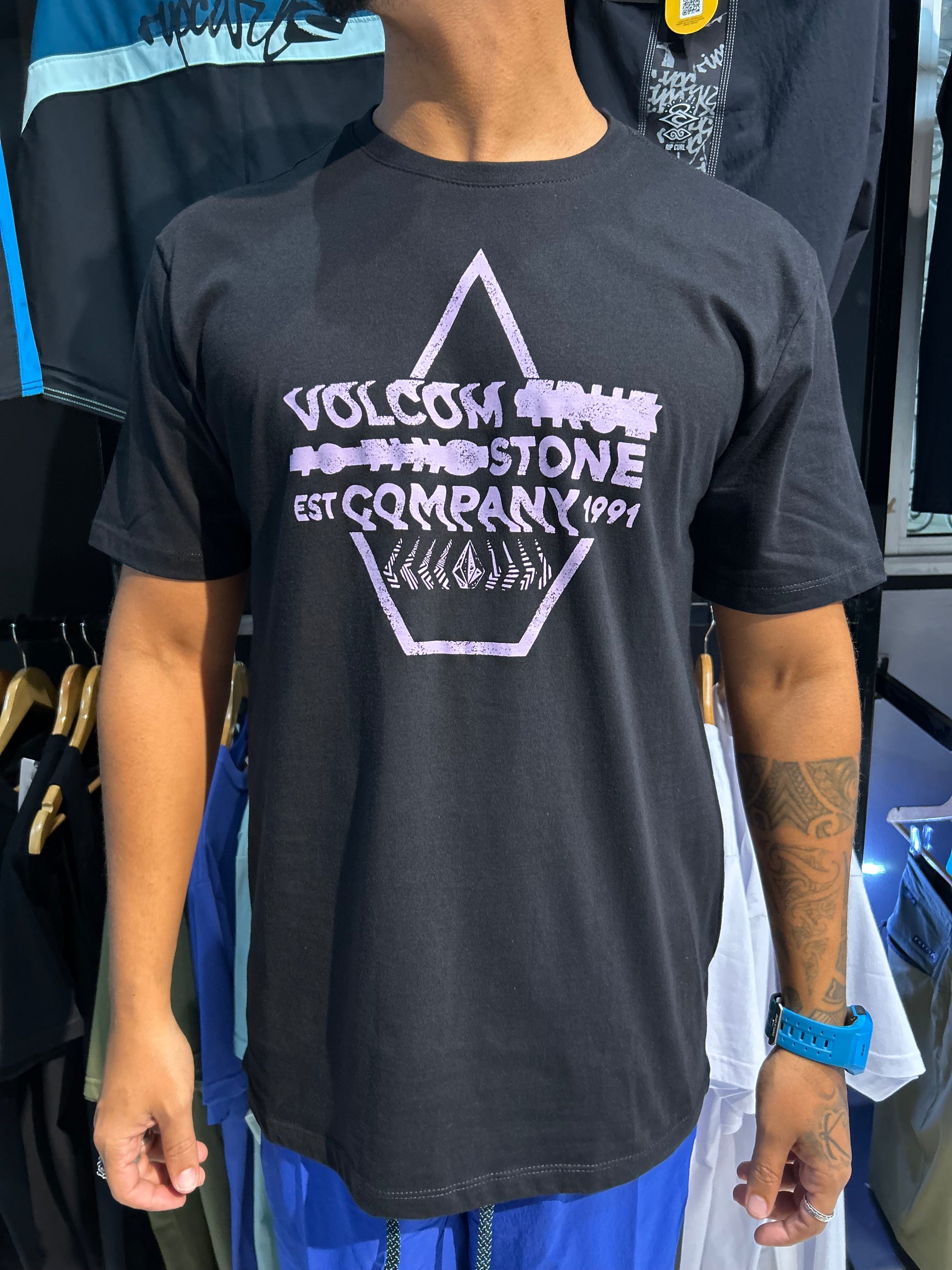 CAMISETA VOLCOM SWITCHER PRETO