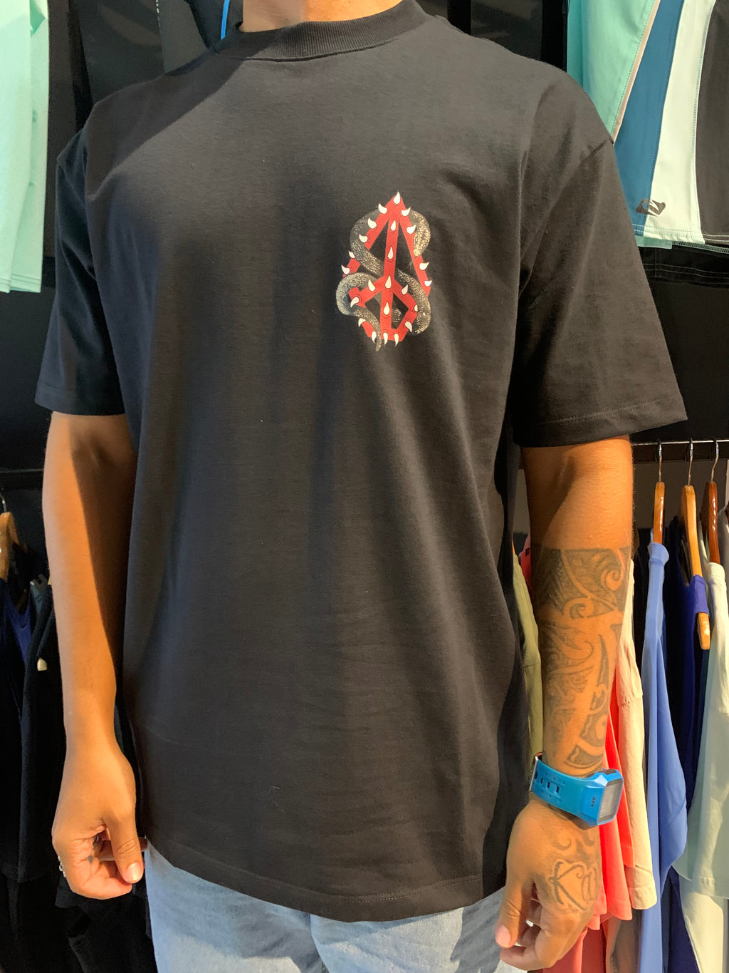 Camiseta Volcom Snake Peace Preta