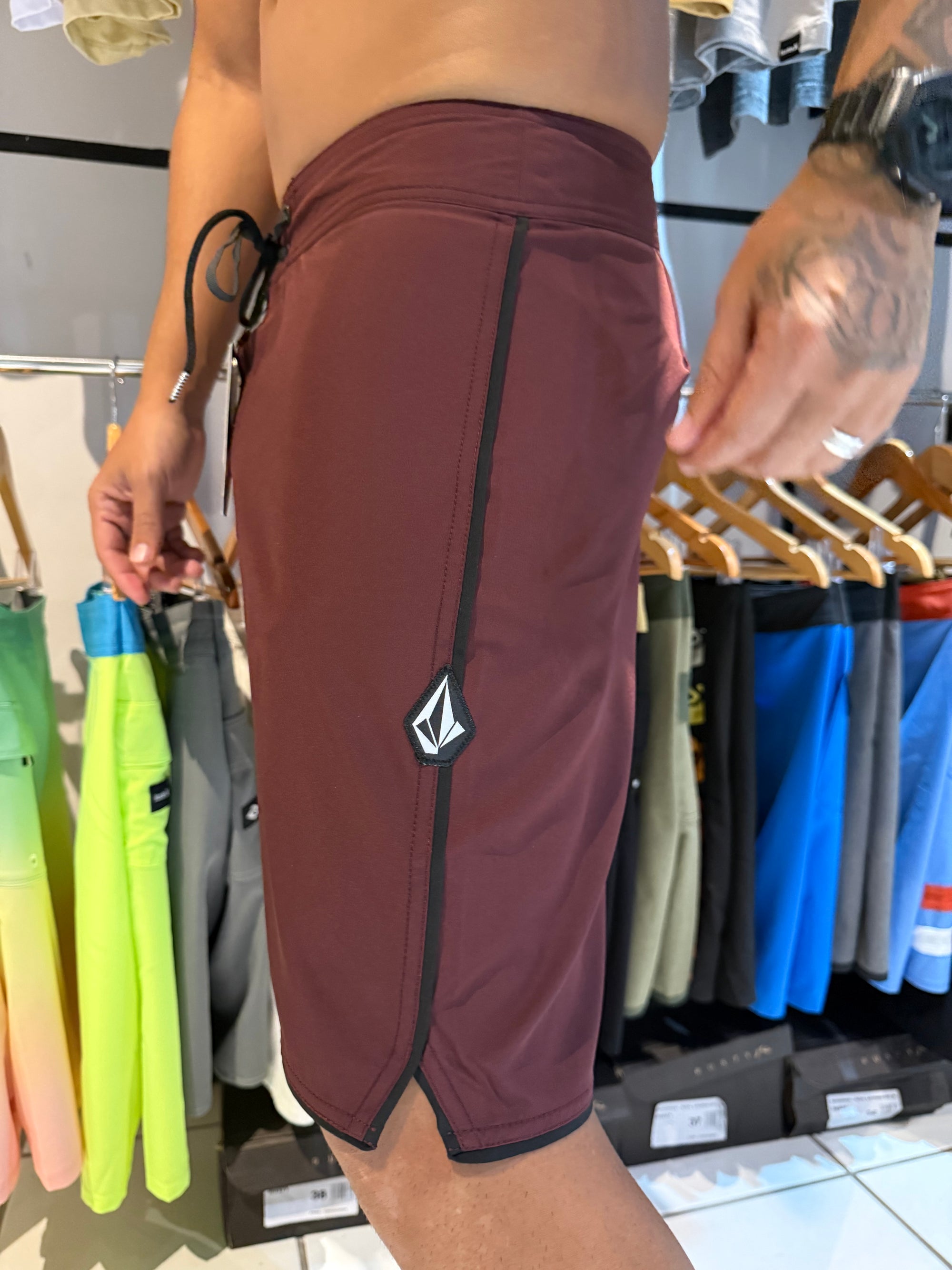 Boardshorts Volcom Sponge Importada Merlot