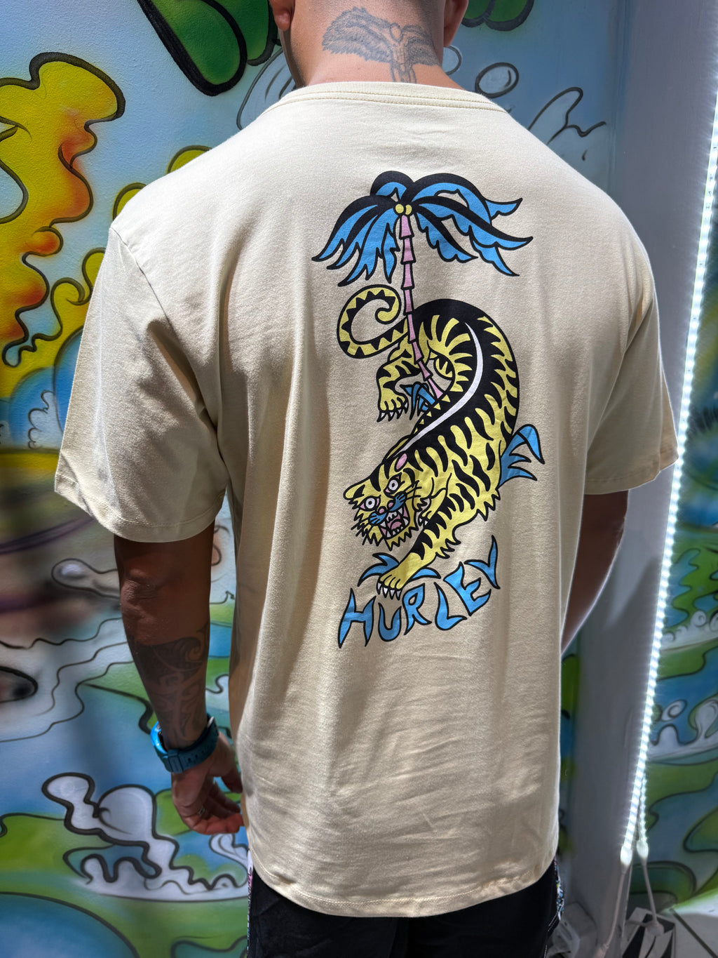 Camiseta Hurley Etam Tigre Bege