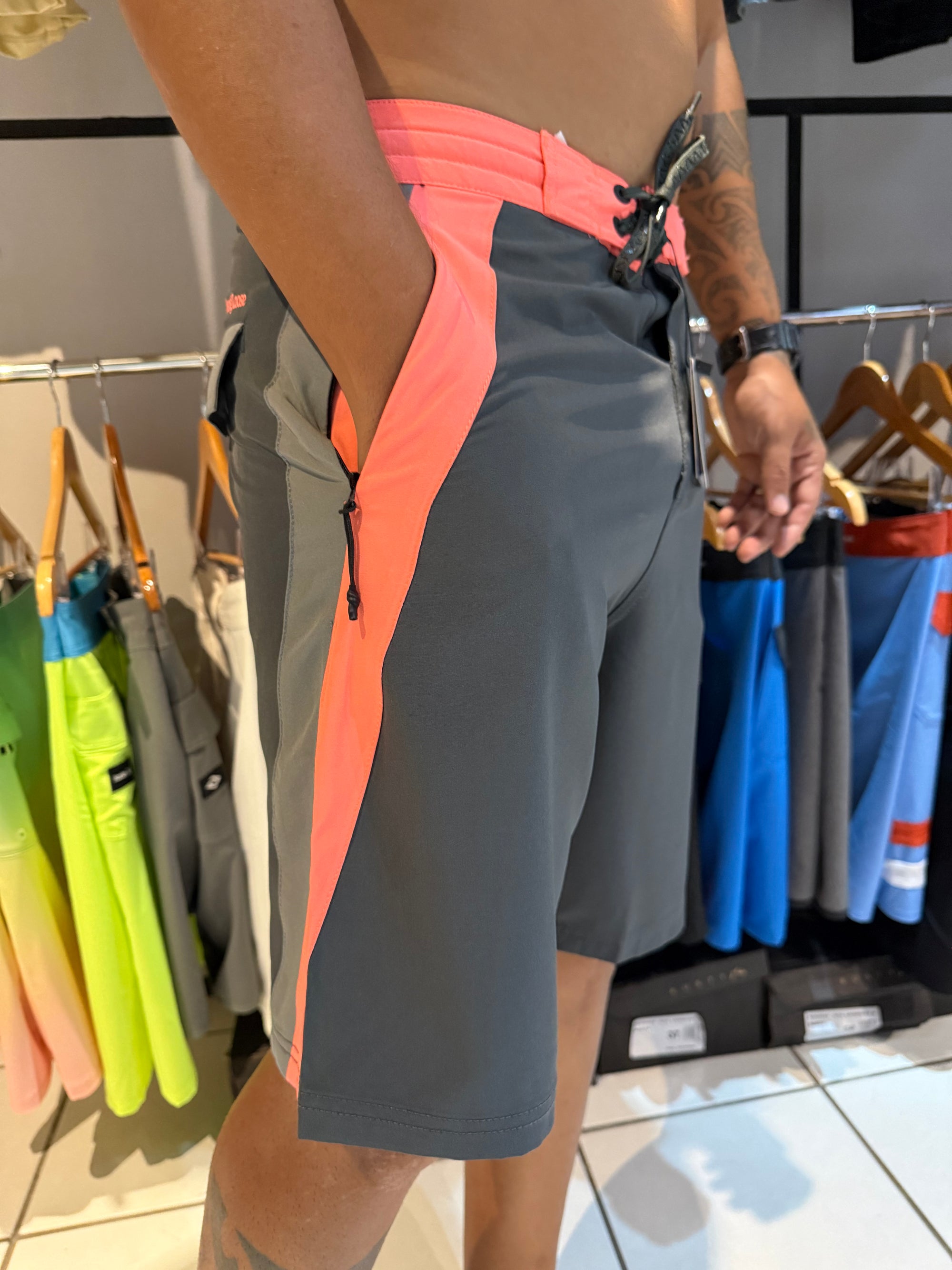 Boardshort Hang Loose Block