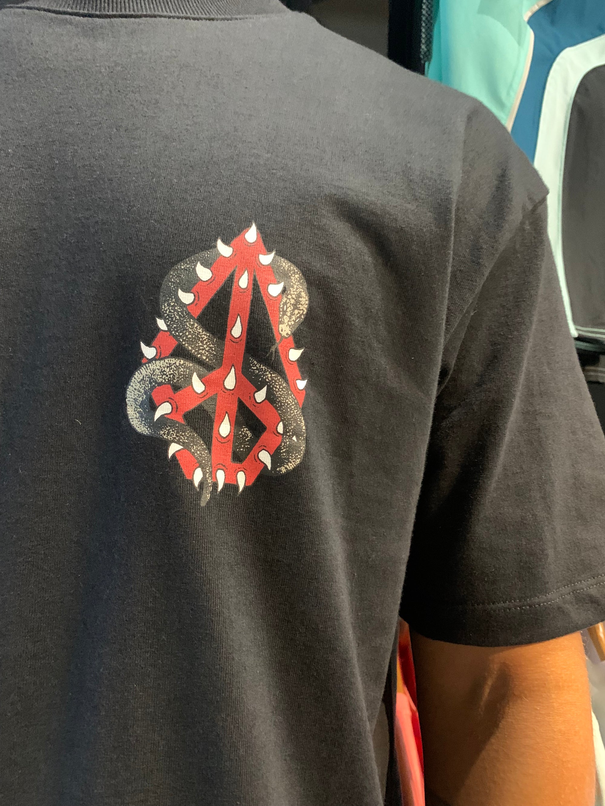 Camiseta Volcom Snake Peace Preta