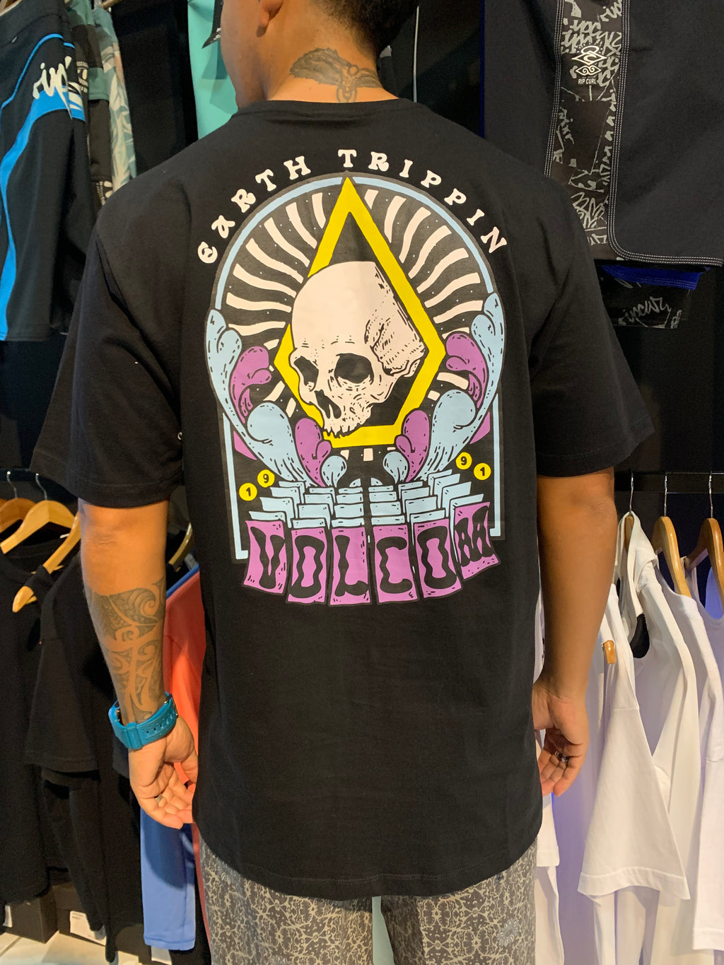 Camiseta Volcom Arched Preto