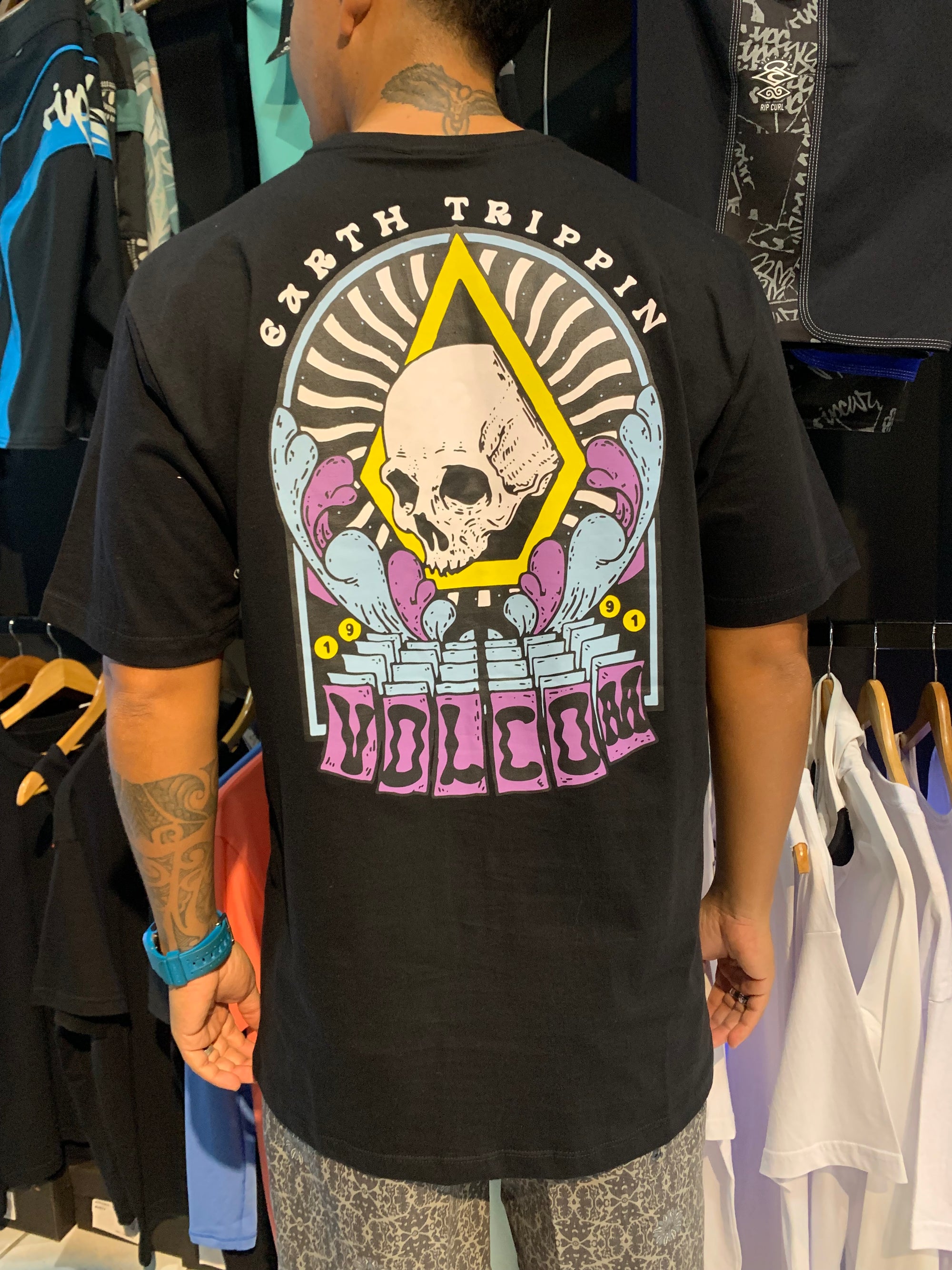 Camiseta Volcom Arched Preto