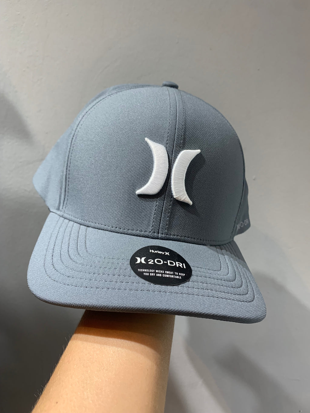 Boné Hurley Icon Cinza com Branco