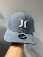 Boné Hurley Icon Cinza com Branco