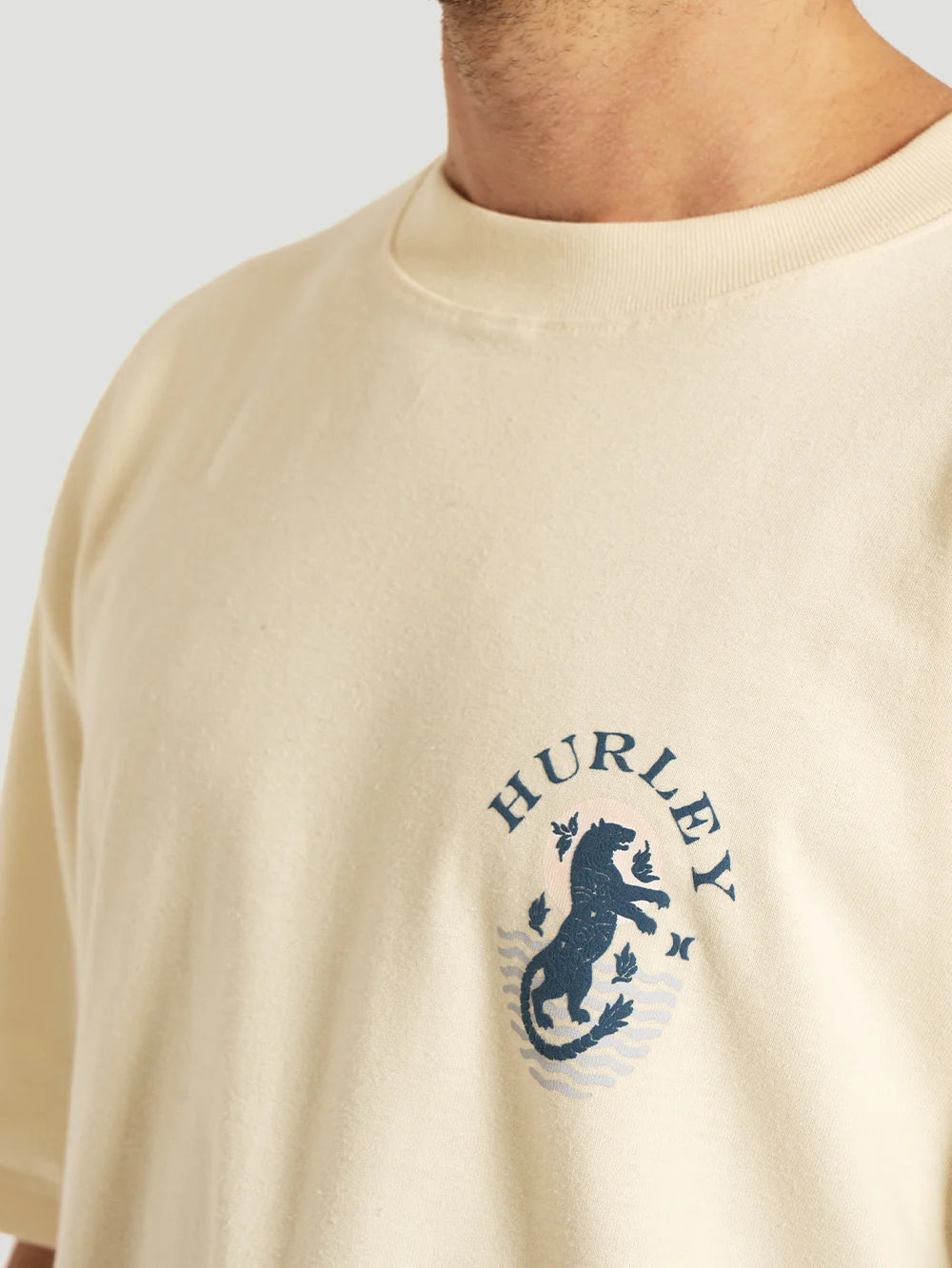 Camiseta Especial MaxFit Off White Hurley Wheels