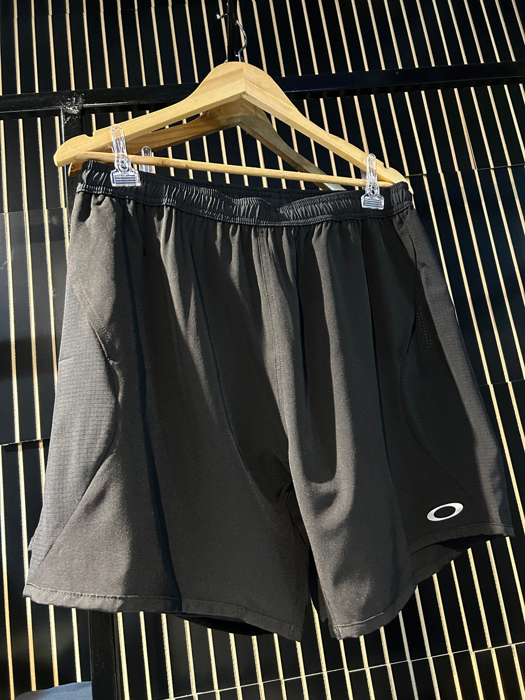SHORT OAKLEY TRN DYNAMIC   MESH SHORTS 19”