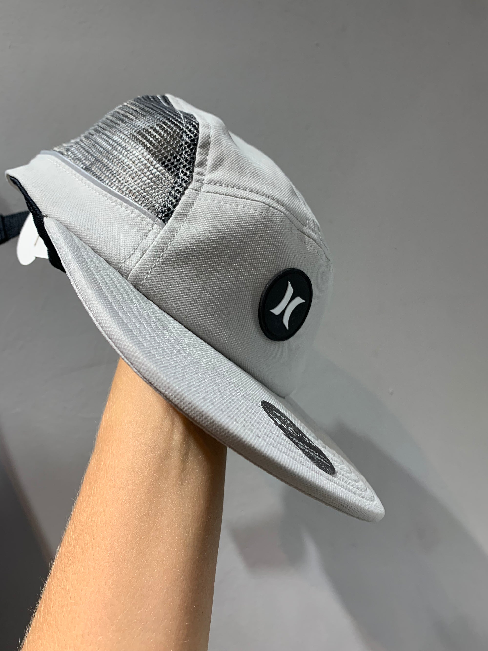 Boné Aba Reta Five Panel H2O-DRI Cinza Hurley Five Patch