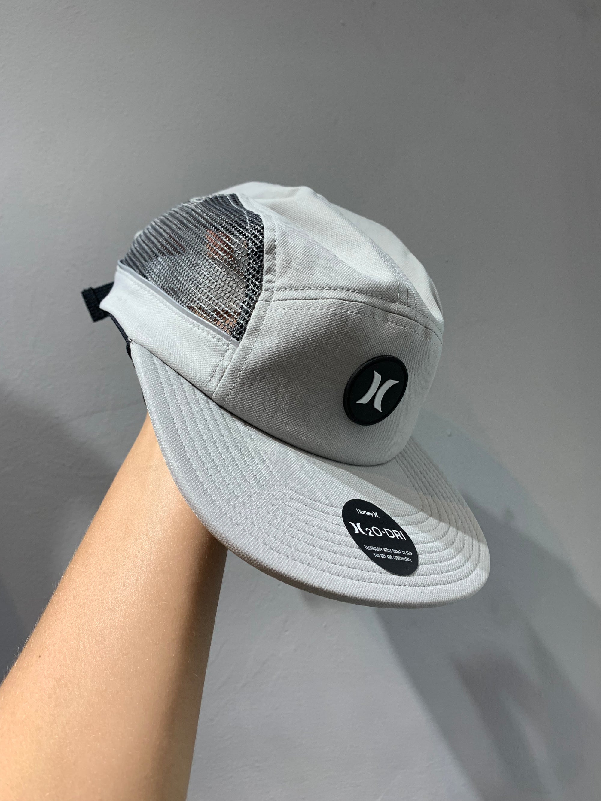 Boné Aba Reta Five Panel H2O-DRI Cinza Hurley Five Patch