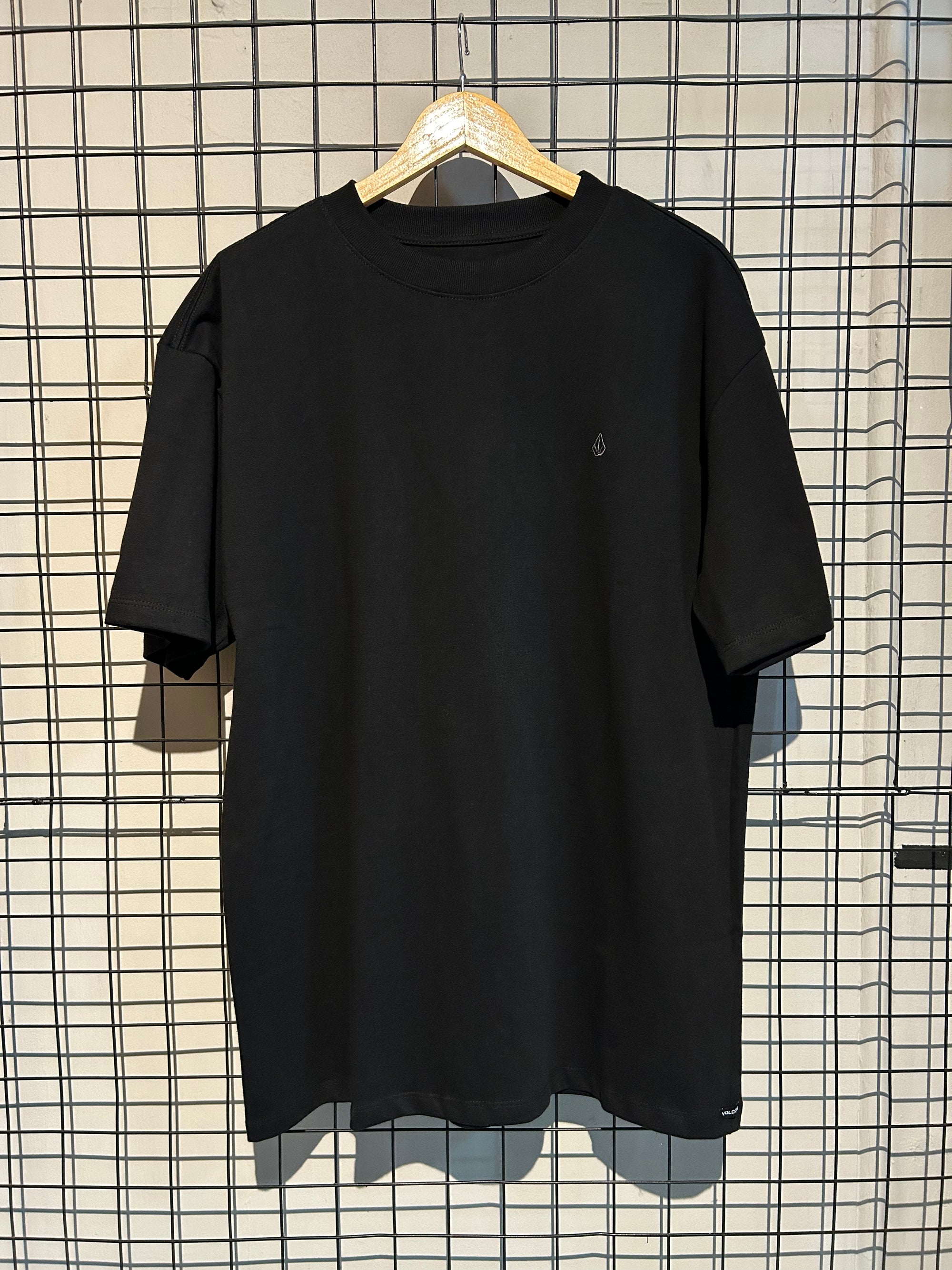 Camiseta Comfort Fit Volcom Single Stone Preta