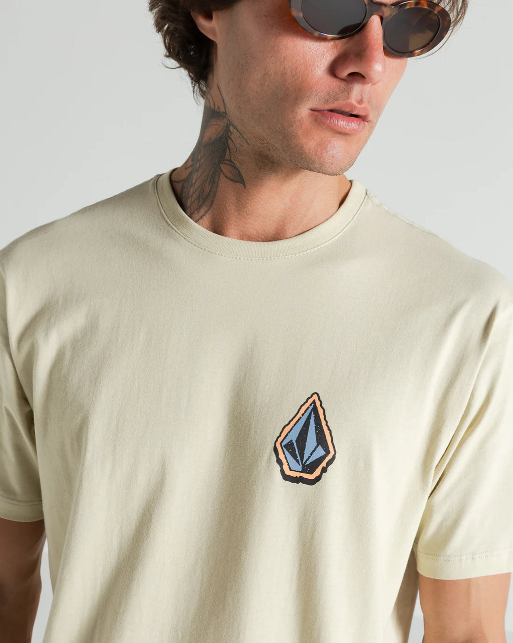 Camiseta Volcom Chandler Bege