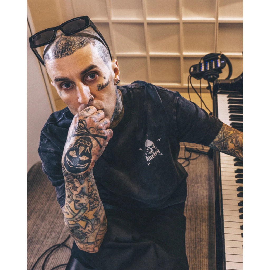 Hurley x Travis Barker Camiseta Especial Skull Island