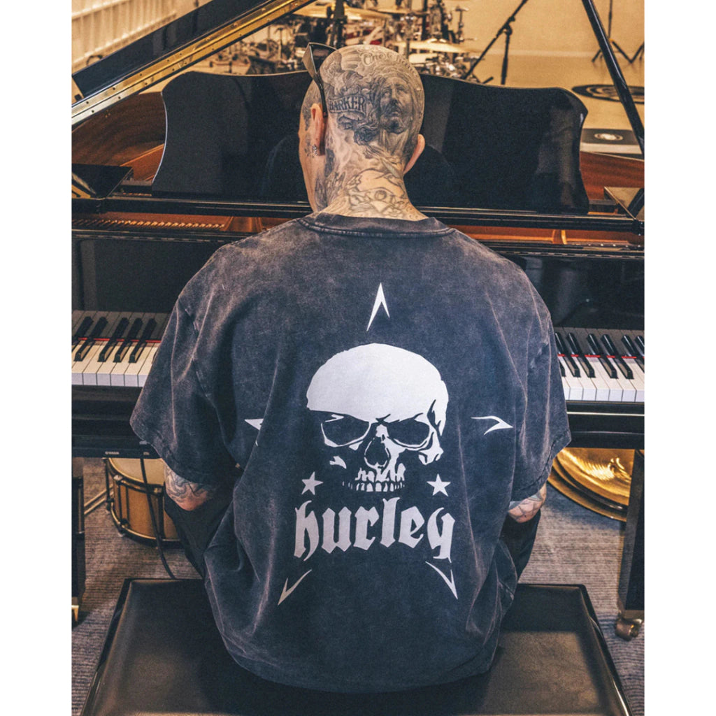 Hurley x Travis Barker Camiseta Especial Skull Island